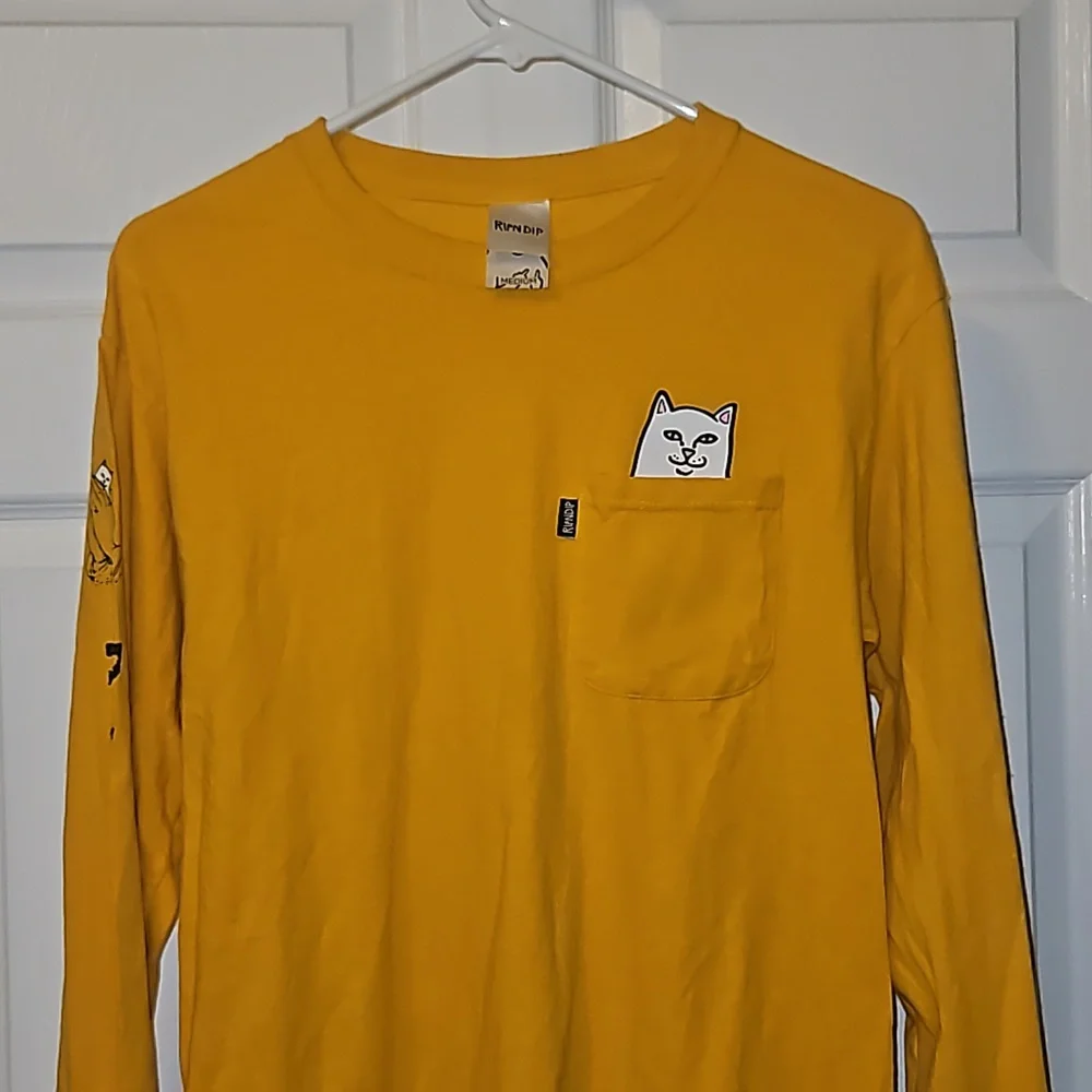 RIPNDIP Yellow Gold Peeking Lord Nermal Long Sleeve Graphic Top Sz Medium - Picture 2 of 10